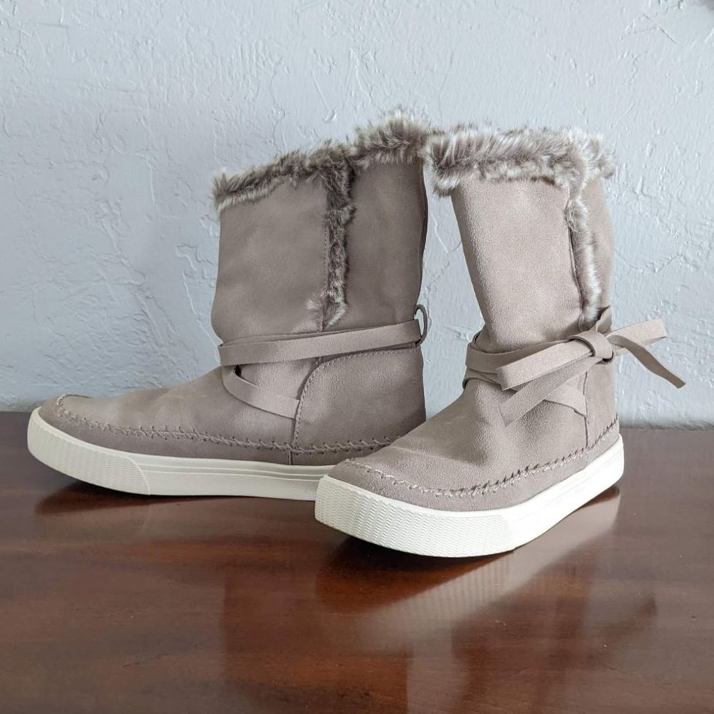 TOMS Vista Suede Boots in Desert Taupe - Picture 5 of 13